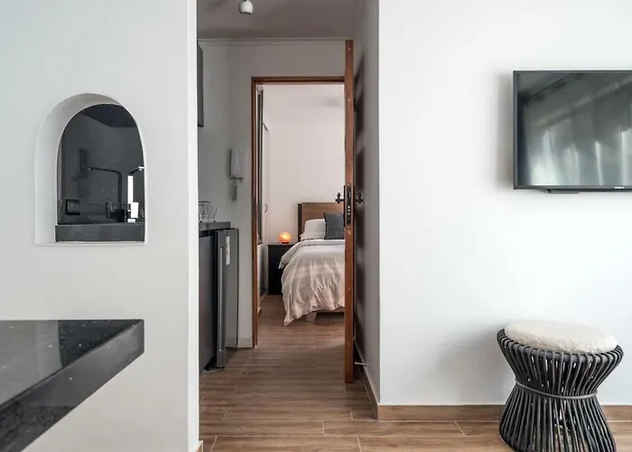 Carlos Antunez Apartment
